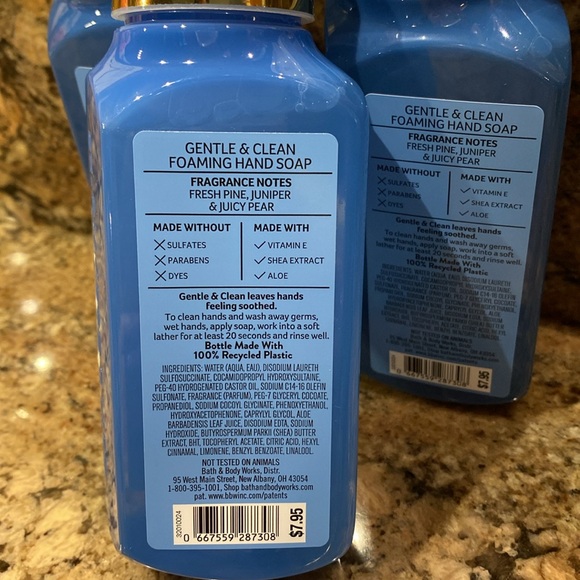 Three 3 “CRISP MORNING AIR” BBW 8.75 fl oz, Gentle & Clean Foaming Hand Soap NWT - Picture 6 of 6